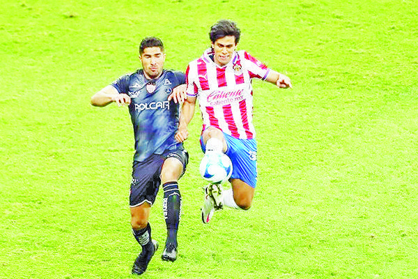 Rescata Chivas empate ante Necaxa