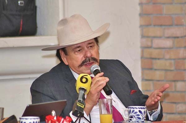 Se registra Guadiana como precandidato