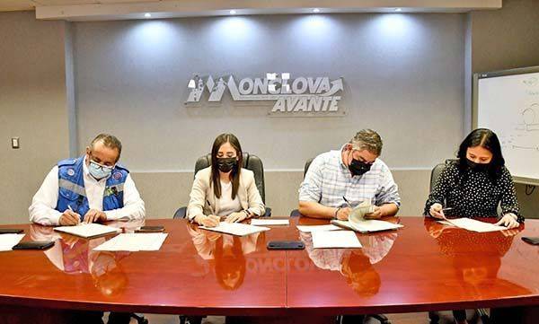 Firman actas de 79 nuevos matrimonios