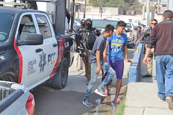 Jovencitos matan sus neuronas