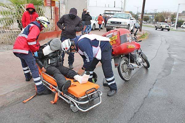 Troca revuelca a motociclista