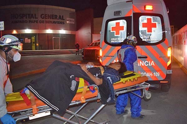 Tumba mujer a motociclista