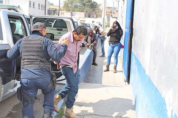 Toxicómano molesta a vecinos