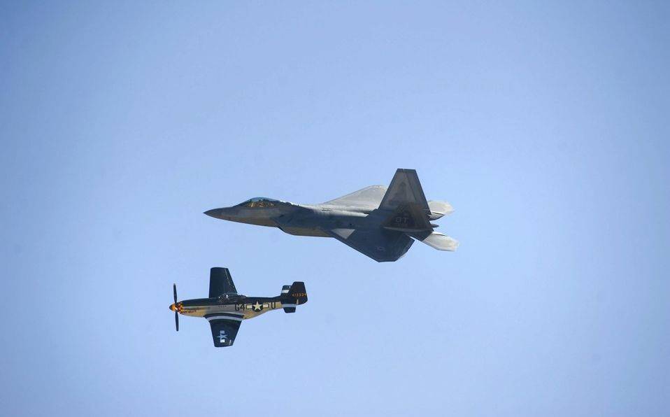 Avión de la Fuerza Aérea de EU choca durante entrenamiento; mueren 2 pilotos