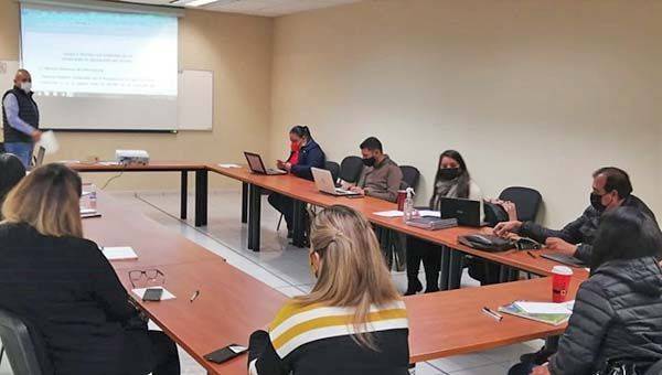 Capacitan a funcionarios en normatividad y obra