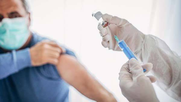 Aún faltan 5 mil 800 dosis para concluir la vacunación a médicos
