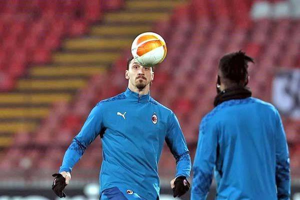 Se disculpan con Ibra por insultos étnicos