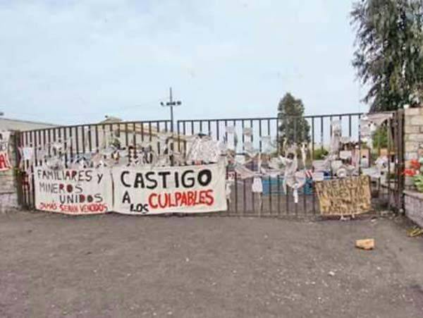 Exigirán el rescate de los 63 mineros