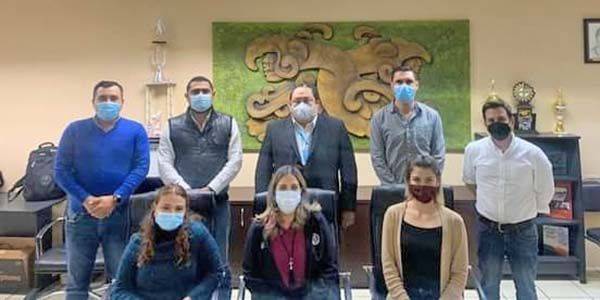 Becan a 27 alumnos de escasos recursos