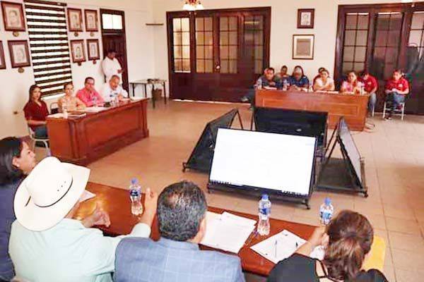 Regresa al Municipio regidora con licencia