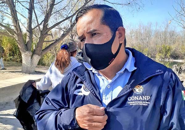 Encuentran residuos de jabón en el Río Sabinas