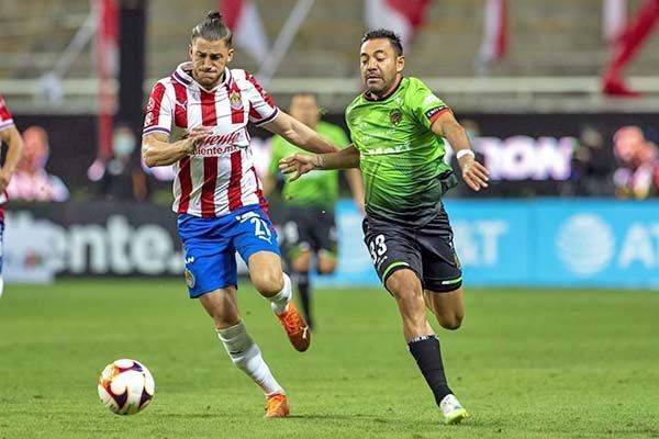 Sueña Marco Fabián con retirarse en Chivas