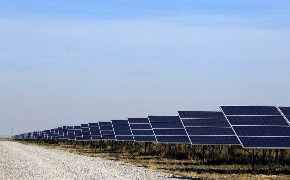 Asociación de energía solar pide disminuir dependencia de gas y privilegiar renovables