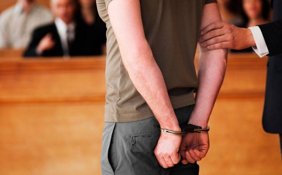 Policía de Santa Ana se declara culpable de aceptar 128 mil dólares en sobornos