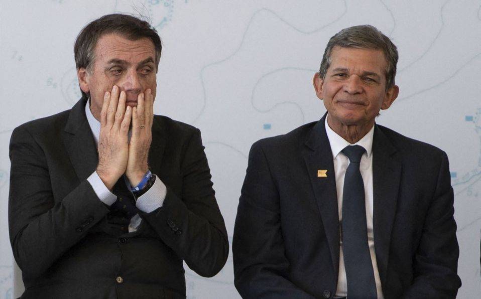 Bolsonaro designa a ex ministro de Defensa para presidir la paraestatal Petrobras