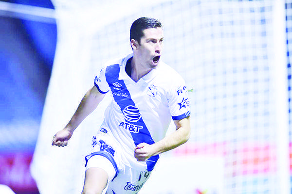 Marca Ormeño hat-trick en goleada del Puebla