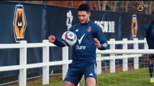 Raúl Jiménez regresa a los entrenamientos con los Wolves