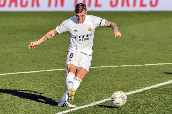 Mantienen merengues paso ganador en LaLiga