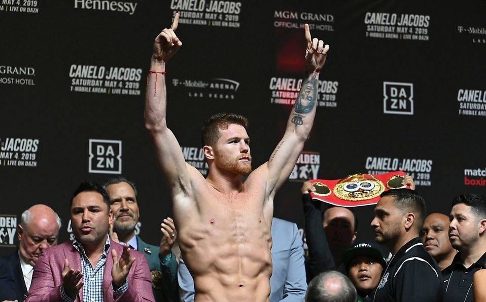 ‘Canelo’ Álvarez presume su nuevo Ferrari de cuatro millones de dólares