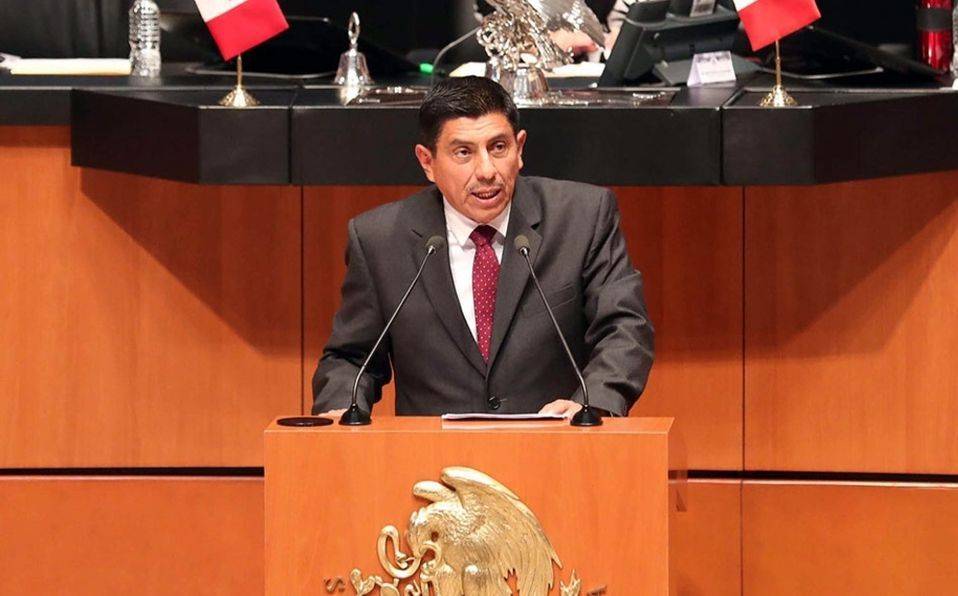 Senador Jara pide a García Cabeza de Vaca solicitar licencia ante solicitud de desafuero