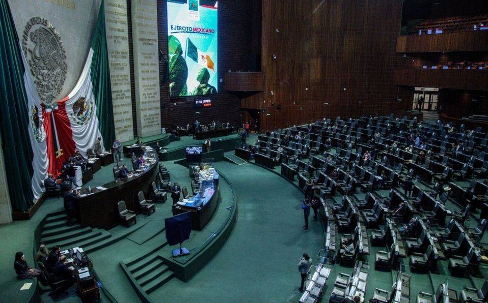 Diputados aprueban en lo general reforma eléctrica de AMLO; discuten reservas