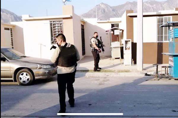 Acorrala FGE a roba camionetas de lujo