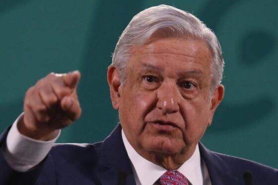 Adelanta AMLO: habrá más quejas contra jueces