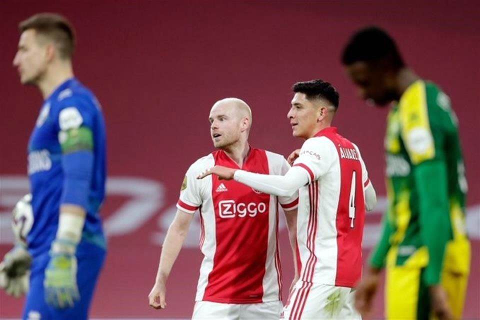 Colabora Edson con un tanto en goleada del Ajax
