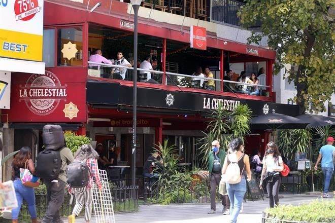 Reabren antros, sólo como restaurantes, y casinos