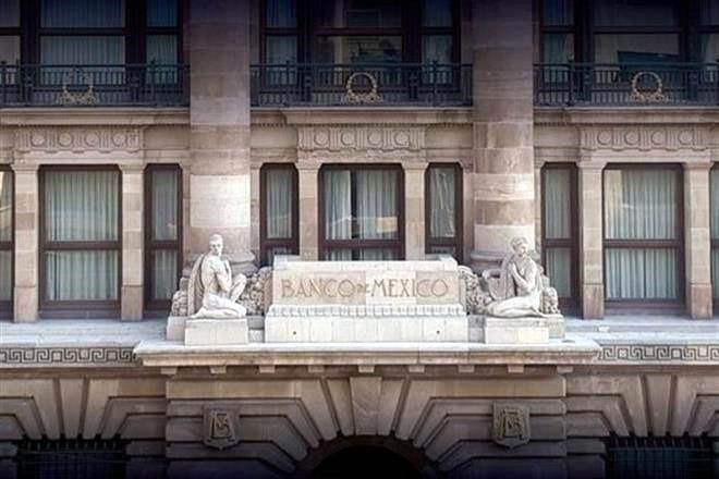 Eleva Banxico previsión de crecimiento de 3.3 a 4.8%