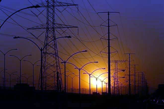 Frena juez reforma eléctrica