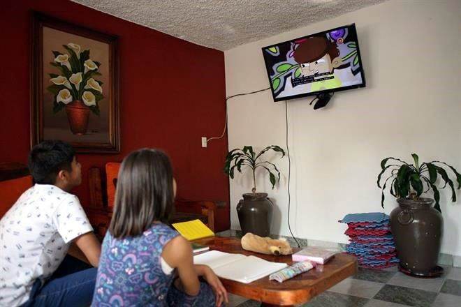 Prolongan hasta julio producción de Aprende en Casa