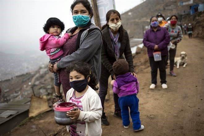 Suman 22 millones de pobres más en AL por Covid