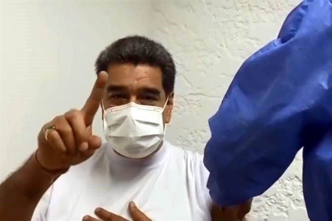 Uno sale hablando ruso, dice Maduro tras recibir Sputnik V