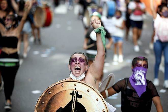 Protestan latinoamericanas contra violencia de género