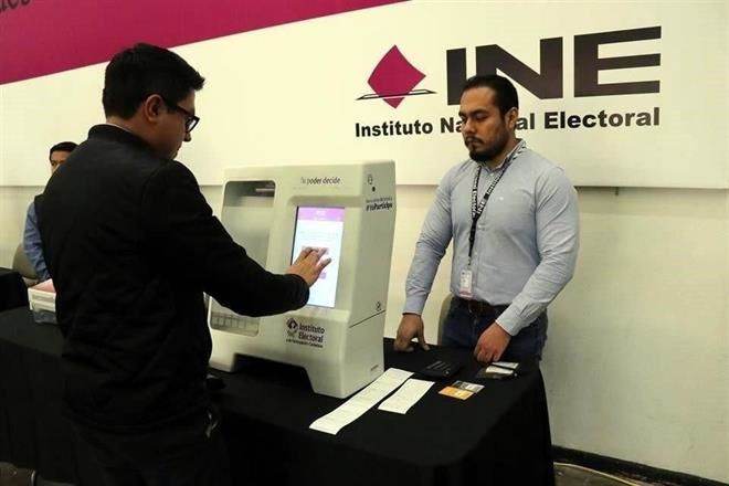 Votarán desde exterior 33 mil de 500 mil previstos por INE
