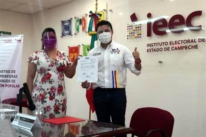 Se registra sobrino de Alejandro Moreno en Campeche