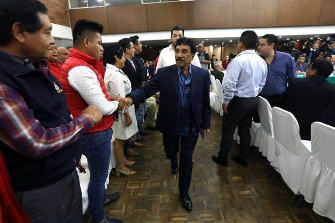 Piden ahora cabeza del líder ferrocarrilero Víctor Flores
