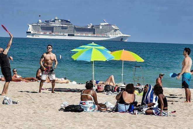 Impone Miami Beach toque de queda