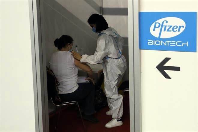 Inicia Pfizer ensayo de fármaco oral contra Covid