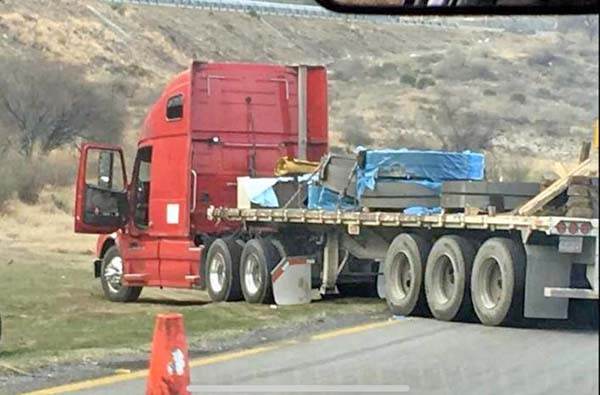 Provoca caos vial accidente carretero