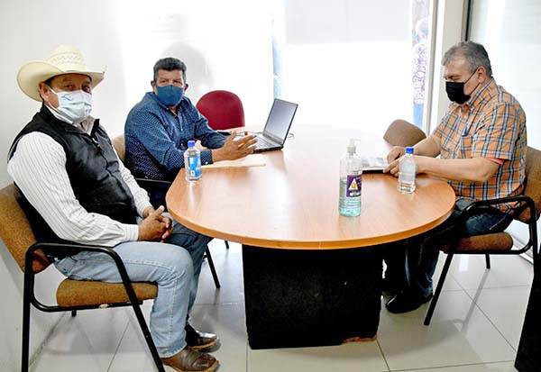 Atiende Secretaría Agraria a campesinos de Monclova