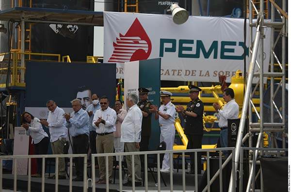 Anuncia AMLO nuevo complejo petrolero