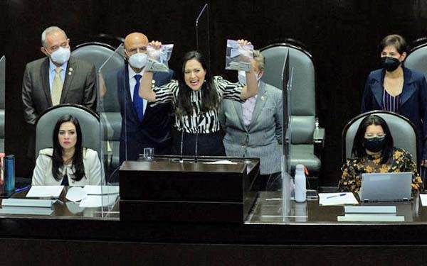 «Panqué con marihuana, viaje de 4 días», alerta diputada del PRI