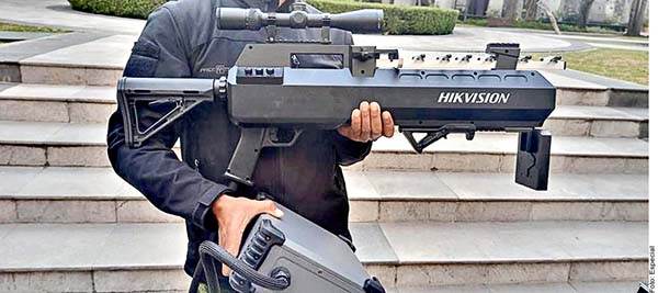 Afirman que hombres en Palacio Nacional tenían aparatos antidrones