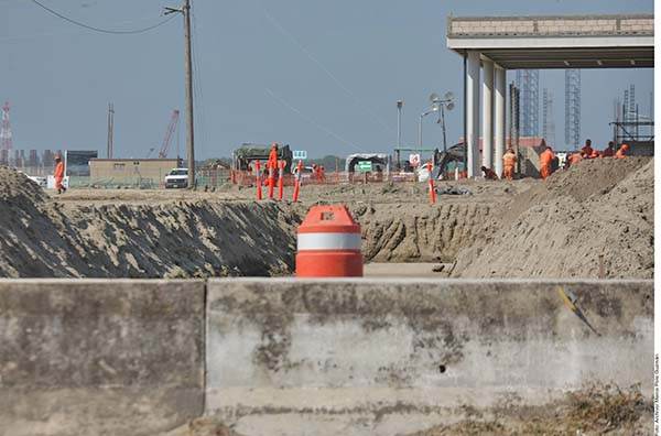 Contratan outsourcing y opacan Dos Bocas