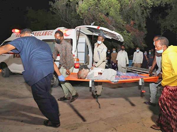 Atentado contra restaurante en Somalia deja al menos 20 muertos