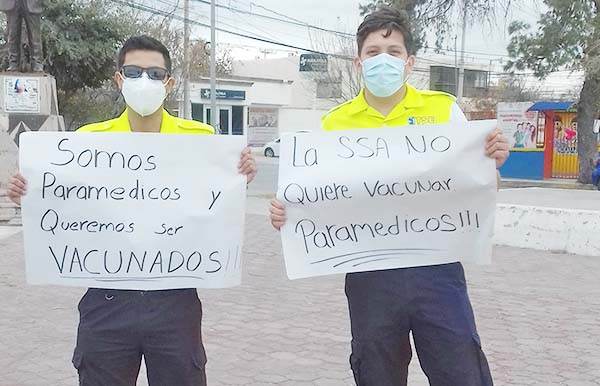 Paramédicos también excluidos de vacunas