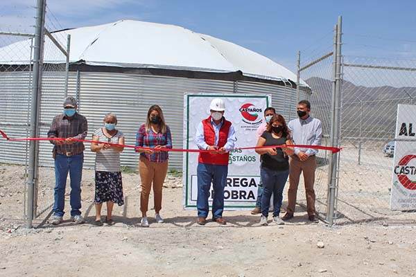 Entrega Alcalde unidad de almacenamiento de agua