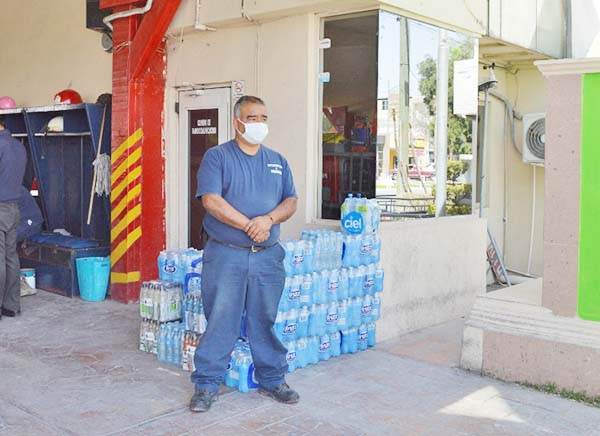 Colectan víveres para brigadistas en Arteaga